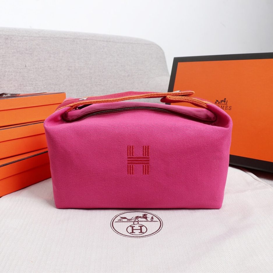H**mes toiletery bag