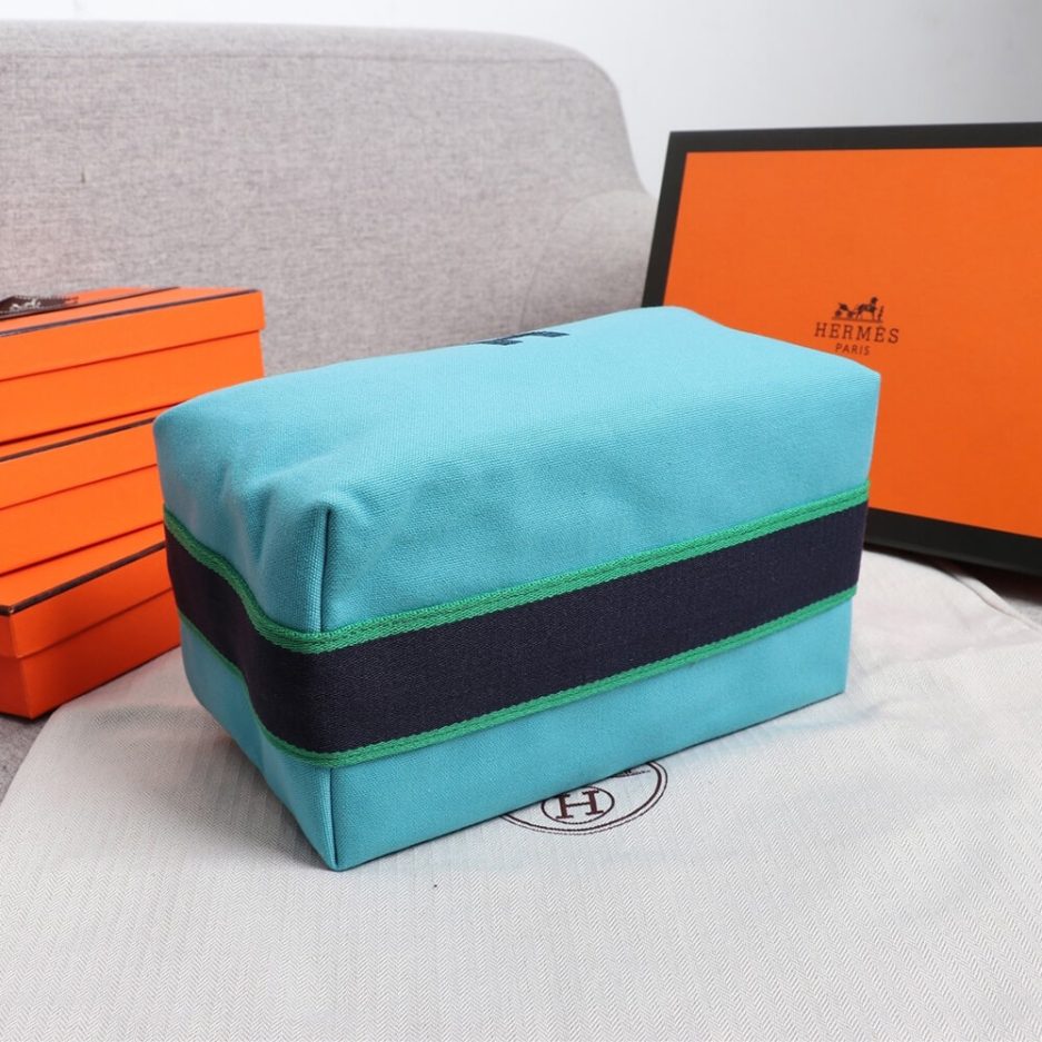 H**mes toiletery bag