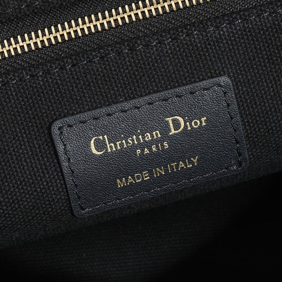 medium D*or book tote