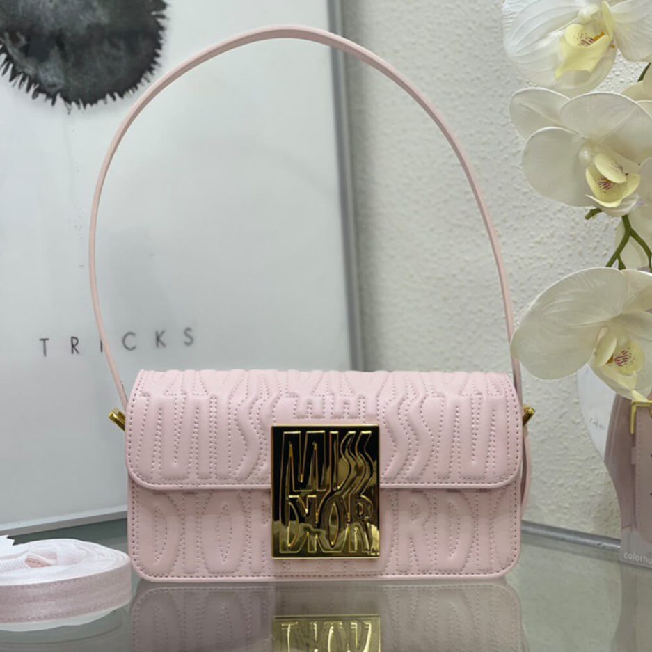 miss D*or flap bag