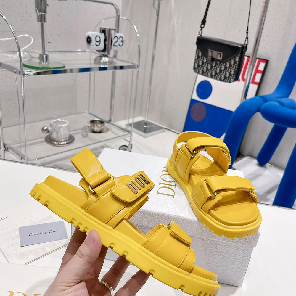 D*oract sandal