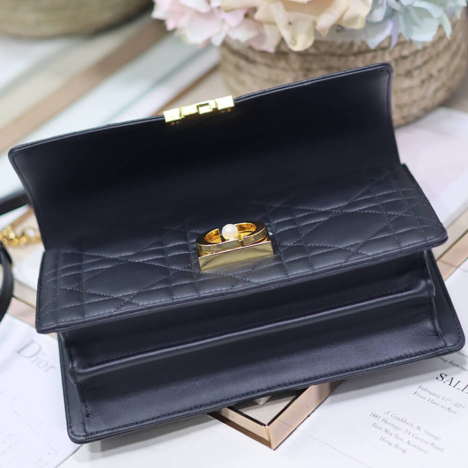 medium D*or ange bag