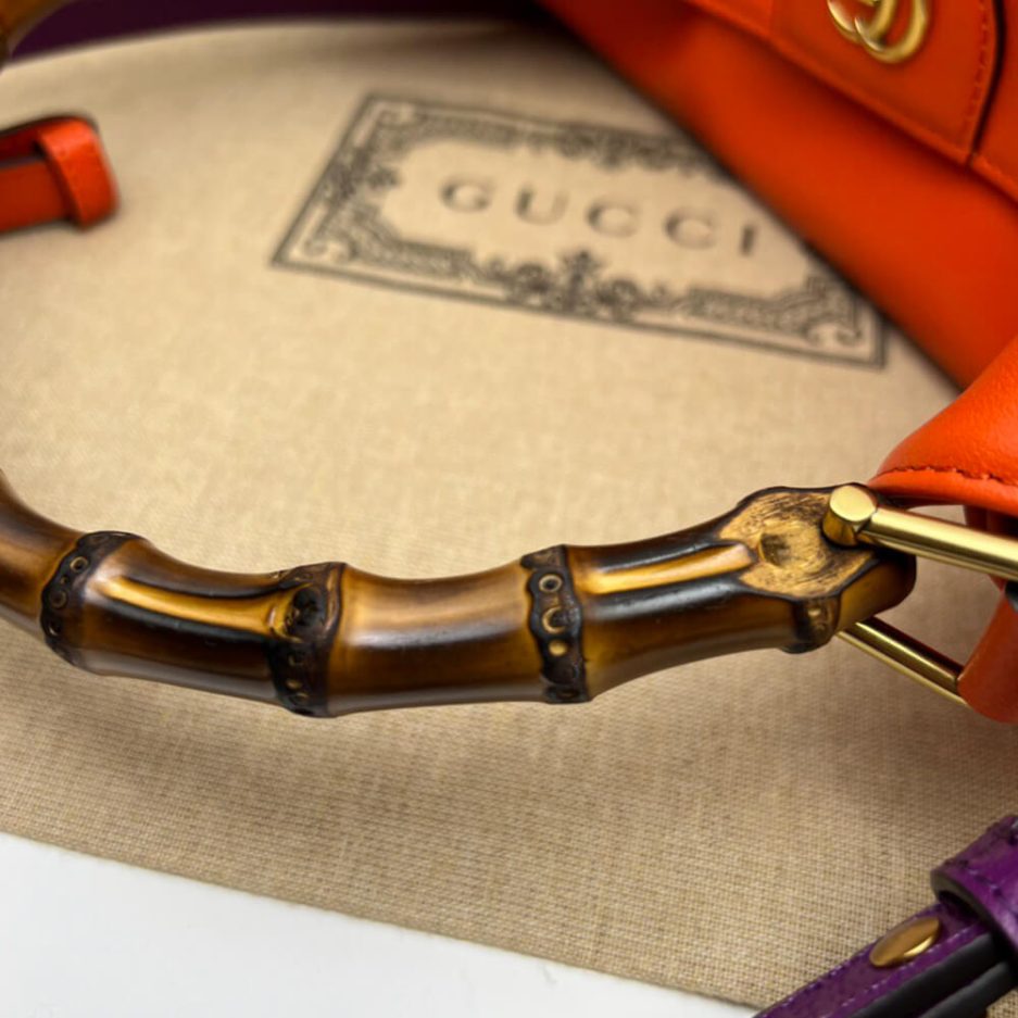 G*u*i diana medium shoulder bag